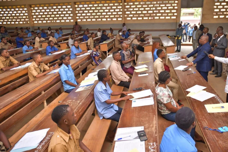 Visite-du-ministre-Maguessa-Ebome-a-Dolisie