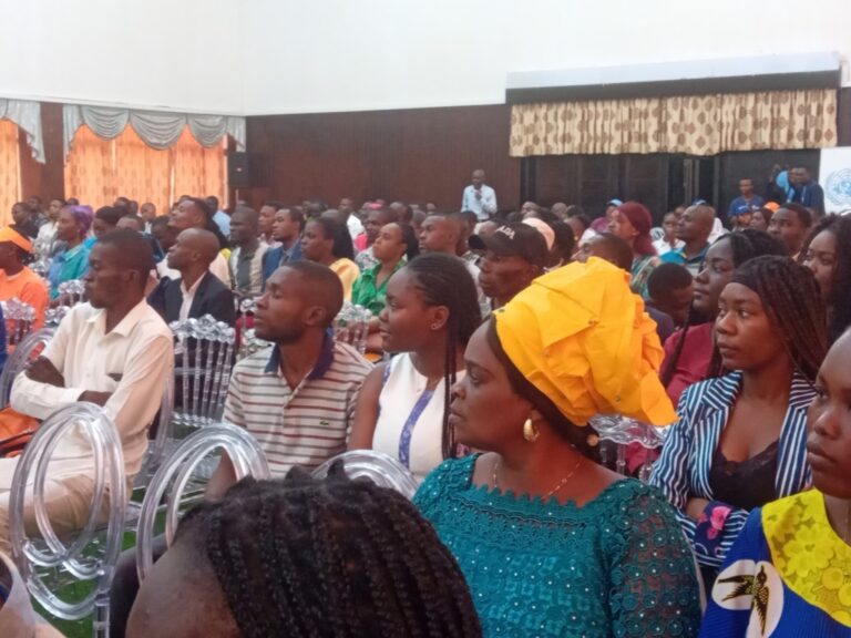 salon_de_lemploi_desjeunes_fileminimizer